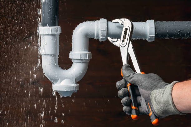Professional Emergency Plumber technician working in Narvon, PA